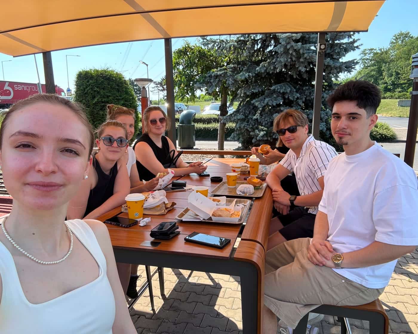 JU Leipzig in Budapest, gemeinsame Pause