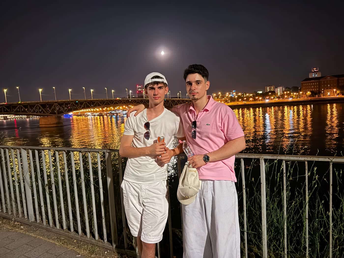 JU Leipzig in Budapest, abends an der Donau